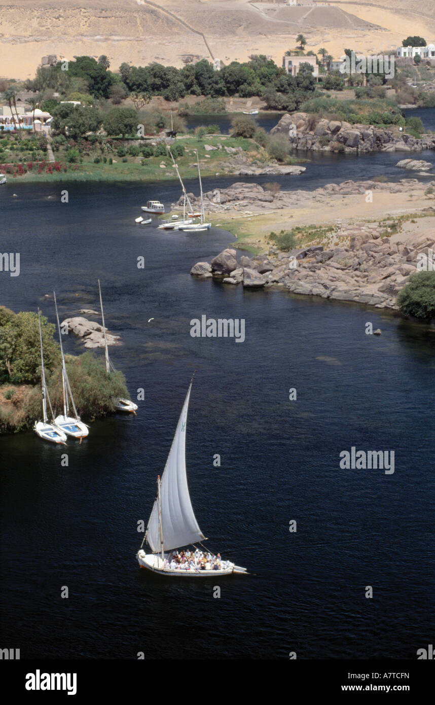 Segelboot in Fluss, Assuan, Ägypten Stockfoto