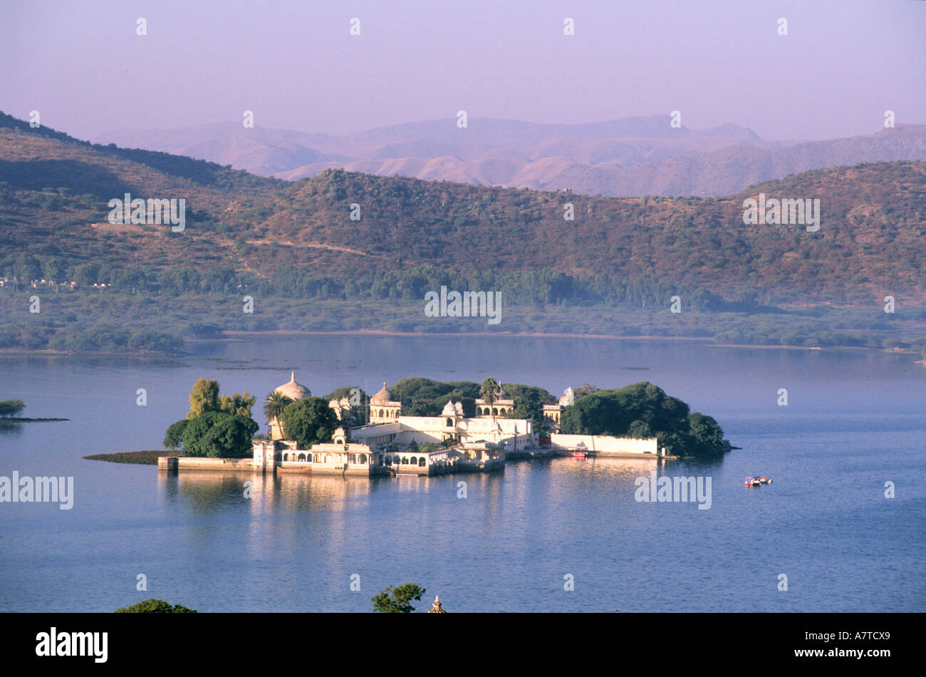 Indien, Rajasthan, Udaipur, Jag Mandir (kleiner Palast auf dem Pichola-See) Stockfoto