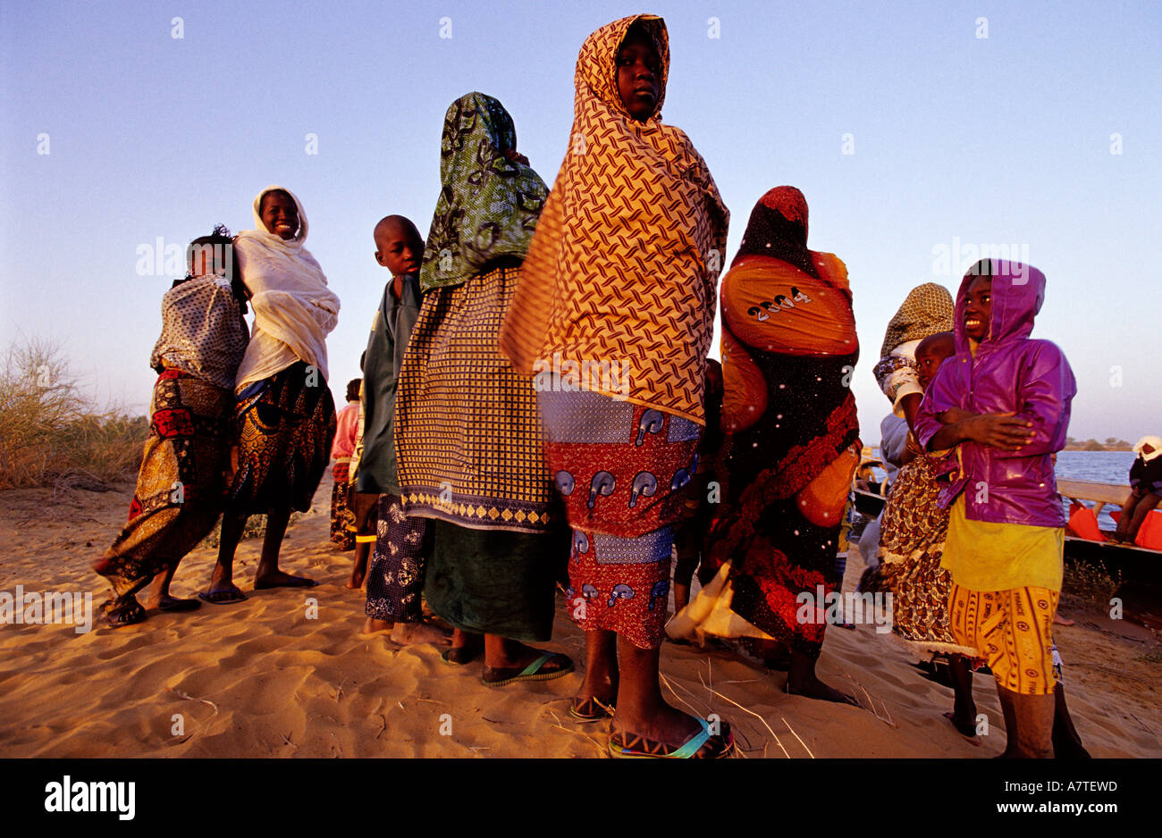 Mali, Gruppe Frauen Bozo ethnischer Minderheiten leben am Ufer des Niger-Flusses Stockfoto