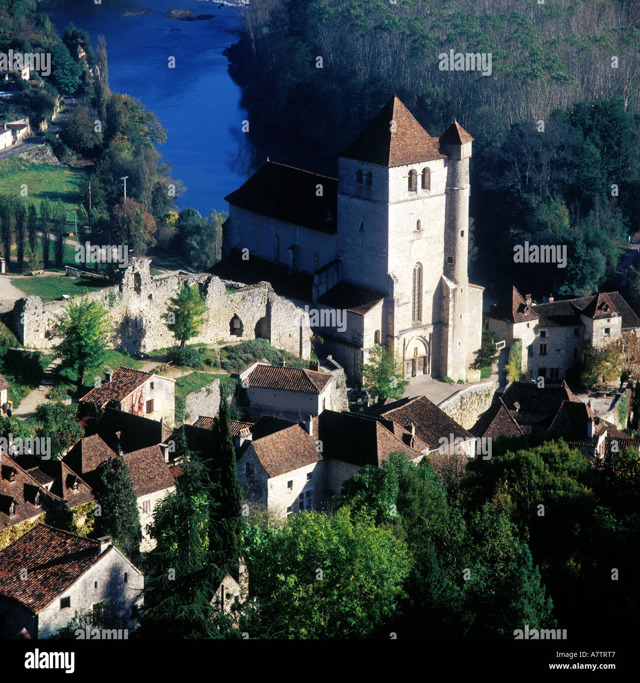 Frankreich, Lot, Lot-Tal, Saint-Cirq Lapopie, Dorf und Burg Stockfoto