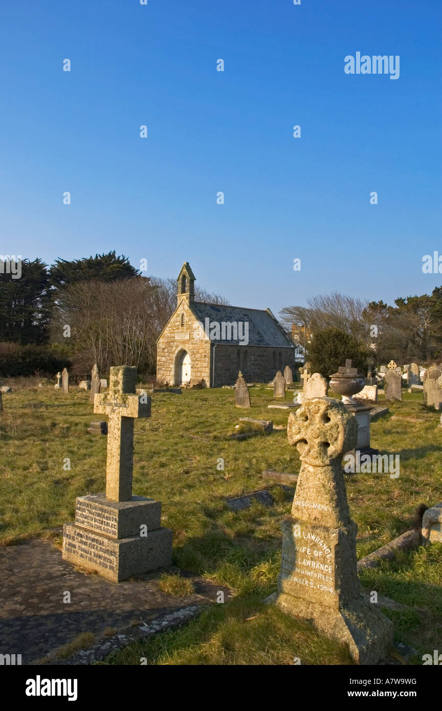 die kleine Kapelle auf dem Friedhof an der Kirche der st.euny in Lelant, Cornwall, england Stockfoto