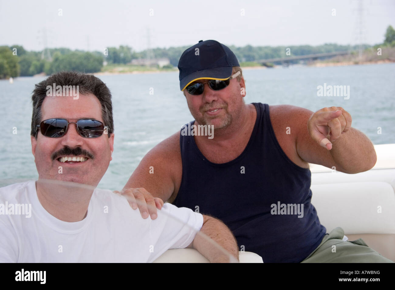 Zwei Männer, Bootfahren Stockfoto