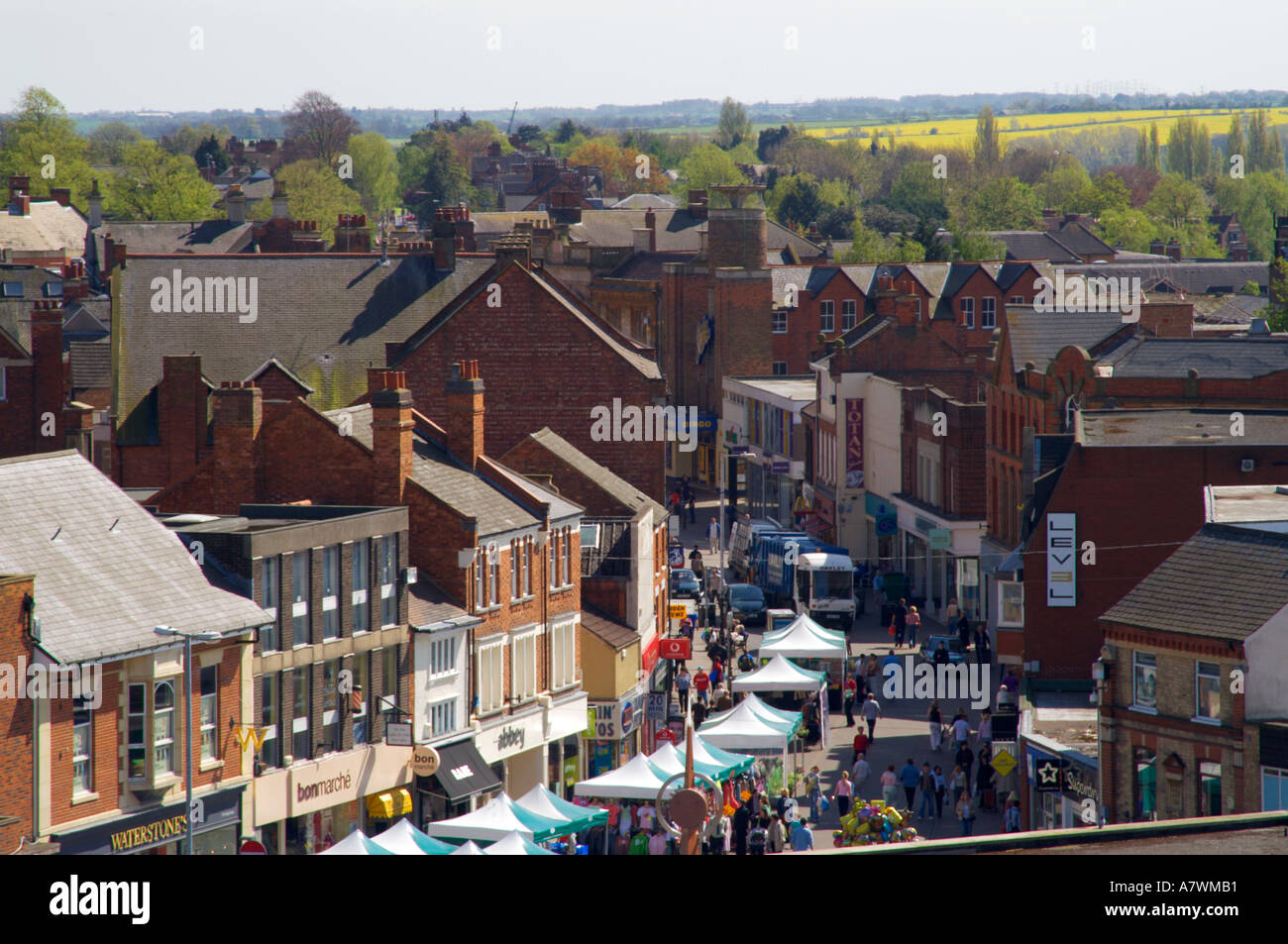 Wochenmarkt in der Innenstadt Kettering, Northamptonshire, England Stockfoto