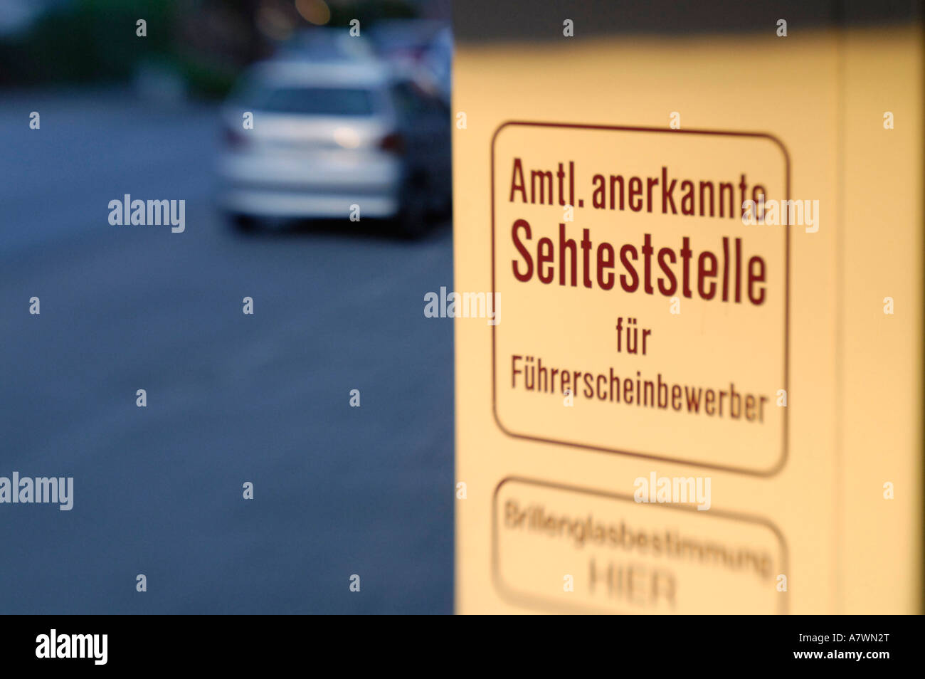 Zeichen: staatliche anerkannten Sehtest Agentur für Führerschein-Bewerber Stockfoto