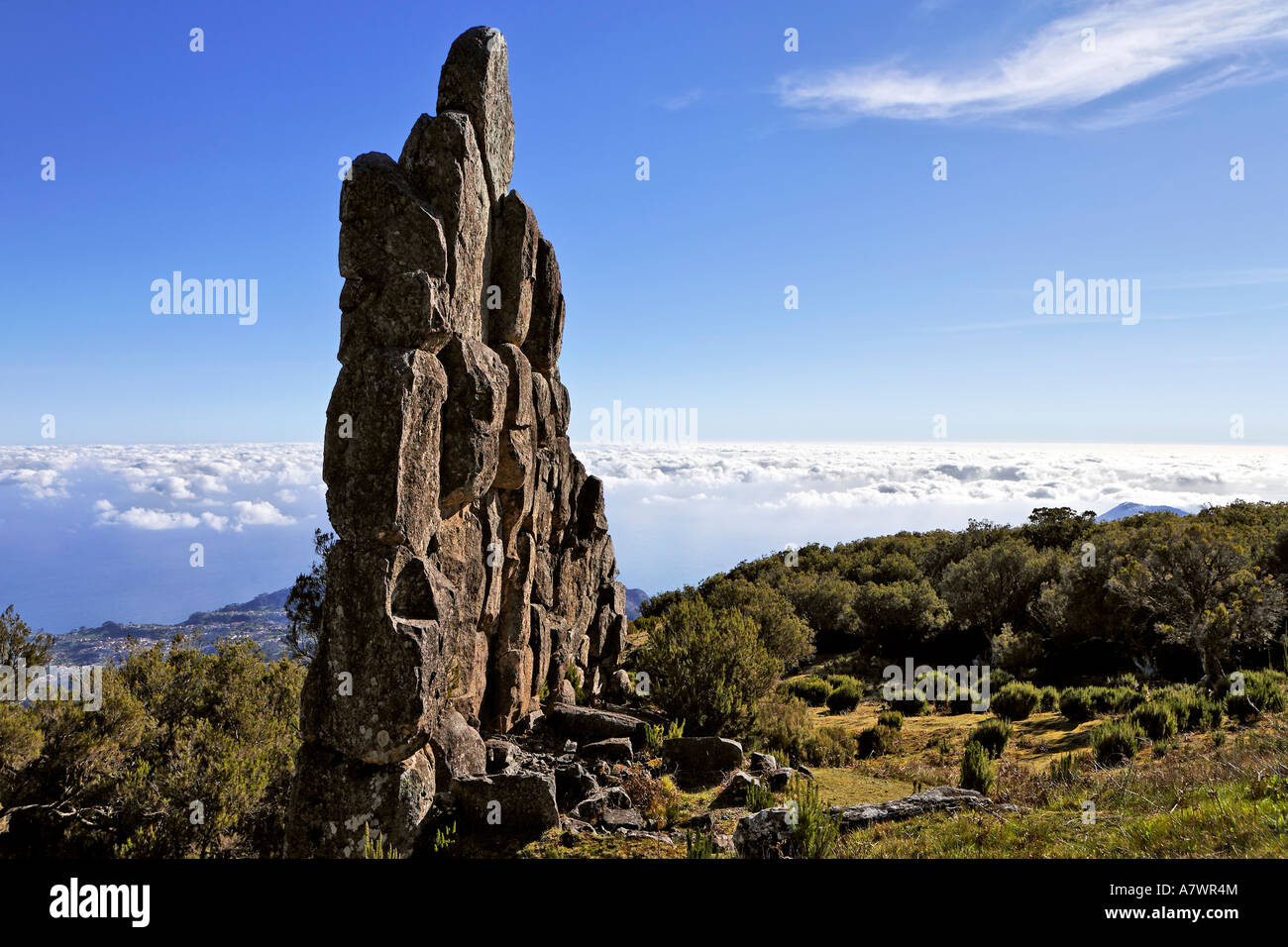 Rock-Formation namens Homem Em Pe (steinigen Mensch) auf der Achada Teixeira, Madeira, Portugal Stockfoto