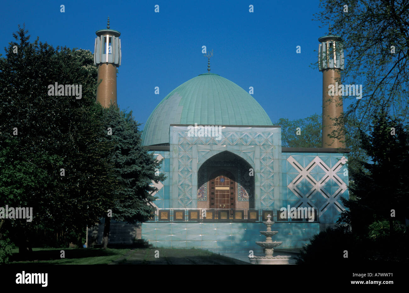 Iranische Imam Ali Mosque auf dem See Ufer der Außenalster in Hamburg, Deutschland Stockfoto