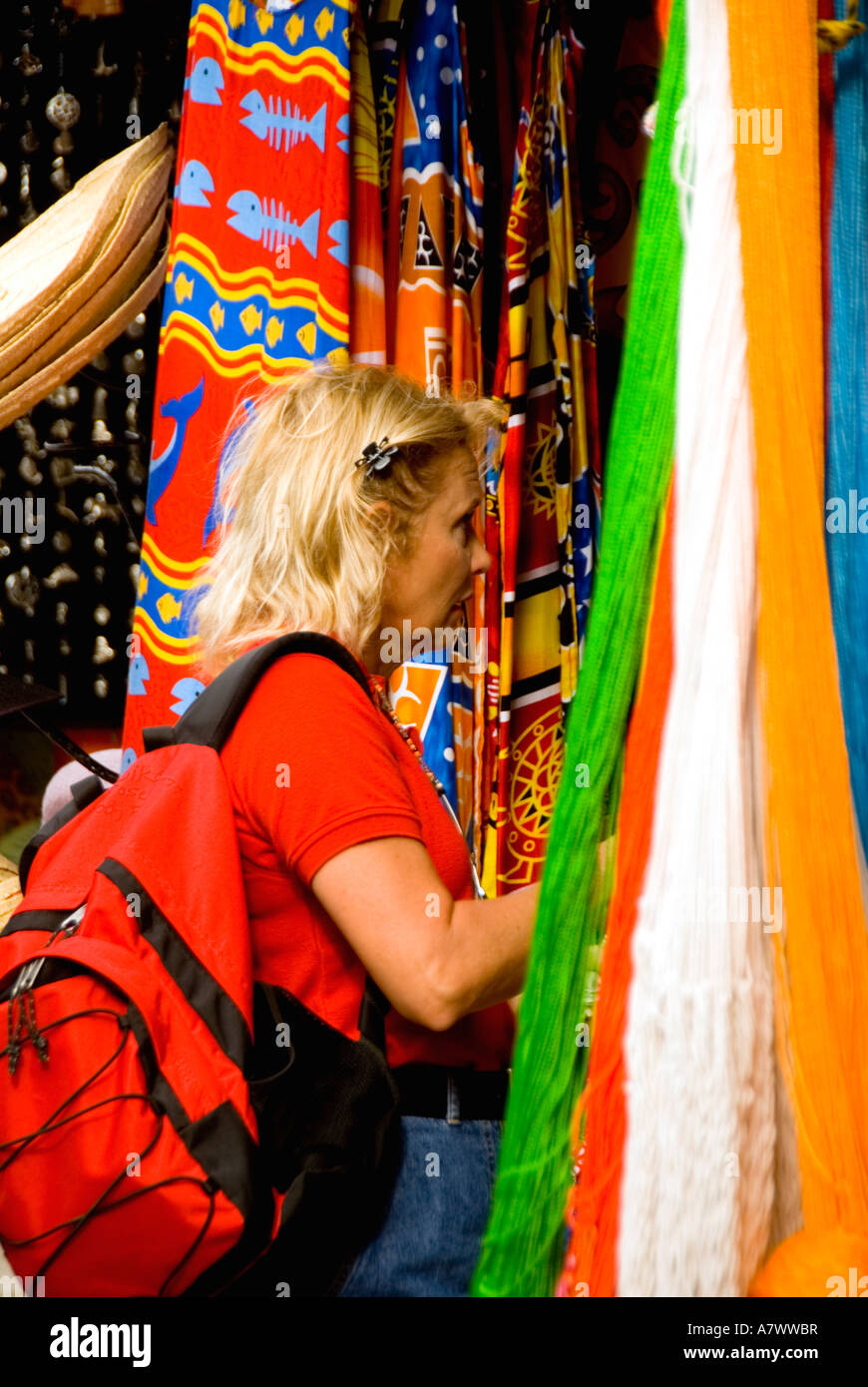 Puerto Costa Maya Mahahual Majahual Geschäfte Touristen einkaufen Stockfoto