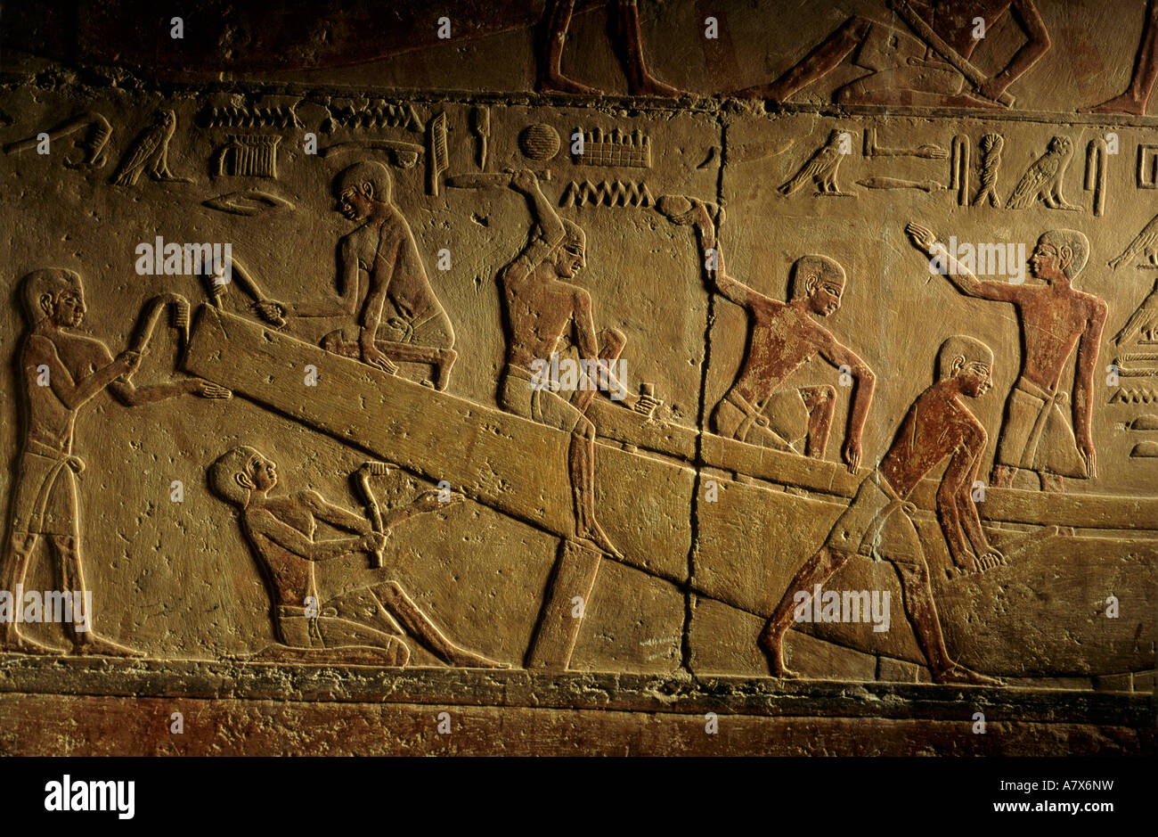 Ägypten, altes Reich, Grab von Ti, Erleichterung des Gebäudes ein Holz beplankt Nil Boot, Sakkara Stockfoto