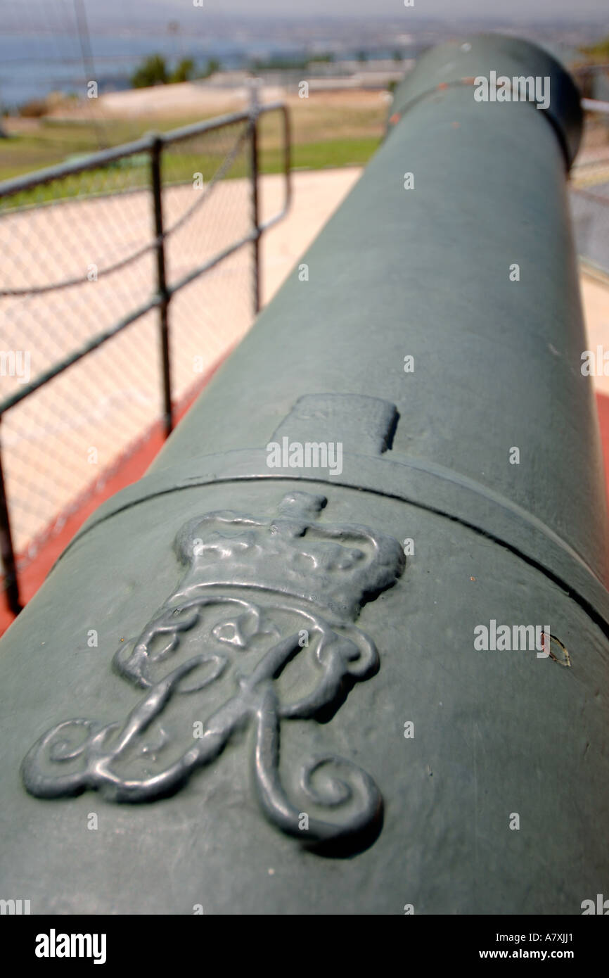 Das Wappen von König George III auf eines der beiden "mittags-Gun" Kanonen in Cape Town, Südafrika. Stockfoto