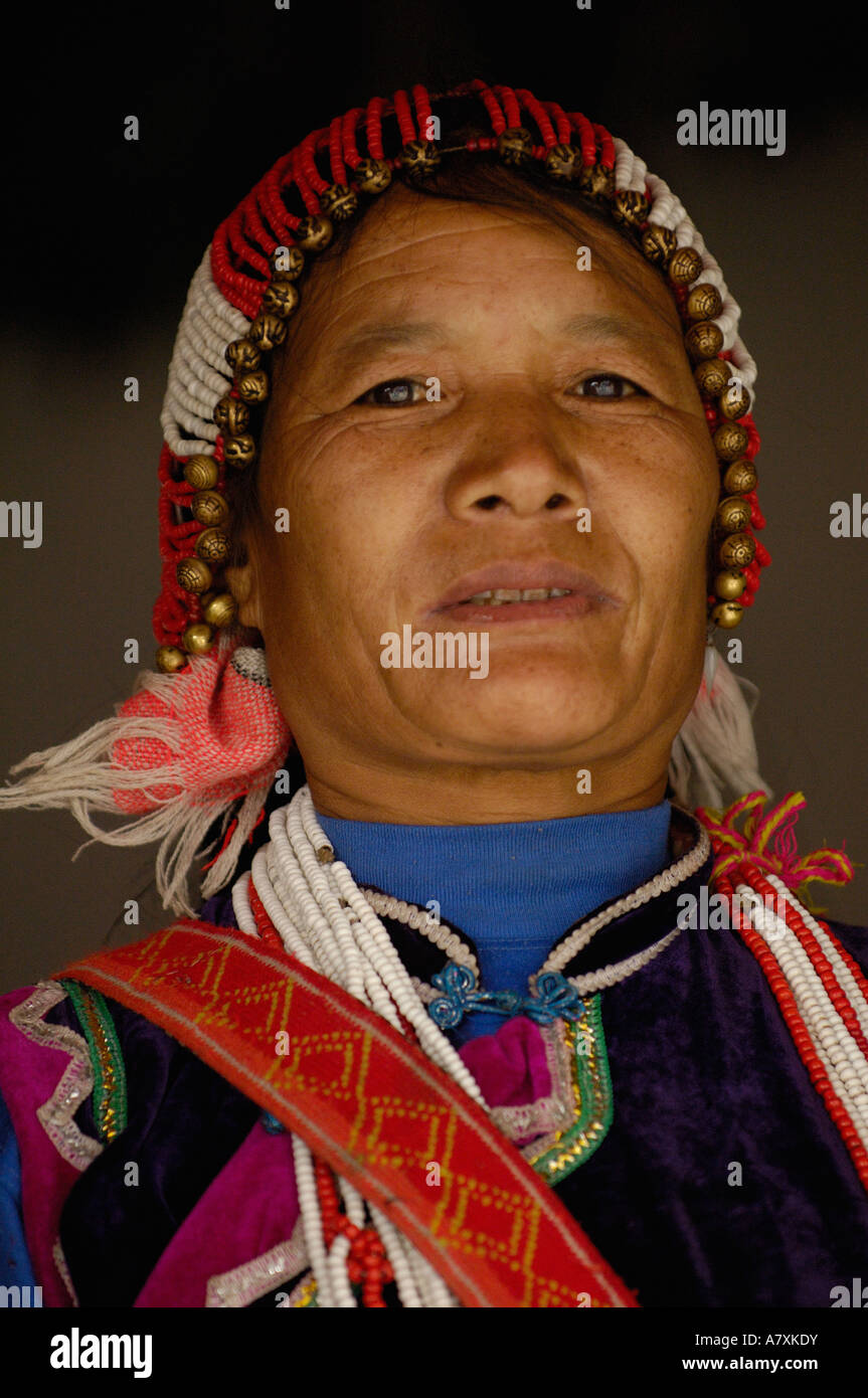 Schwarz Lisu ethnische Minderheit Frau. in der Nähe von Fulong. Nujiang Präfektur. Provinz Yunnan. CHINA Stockfoto