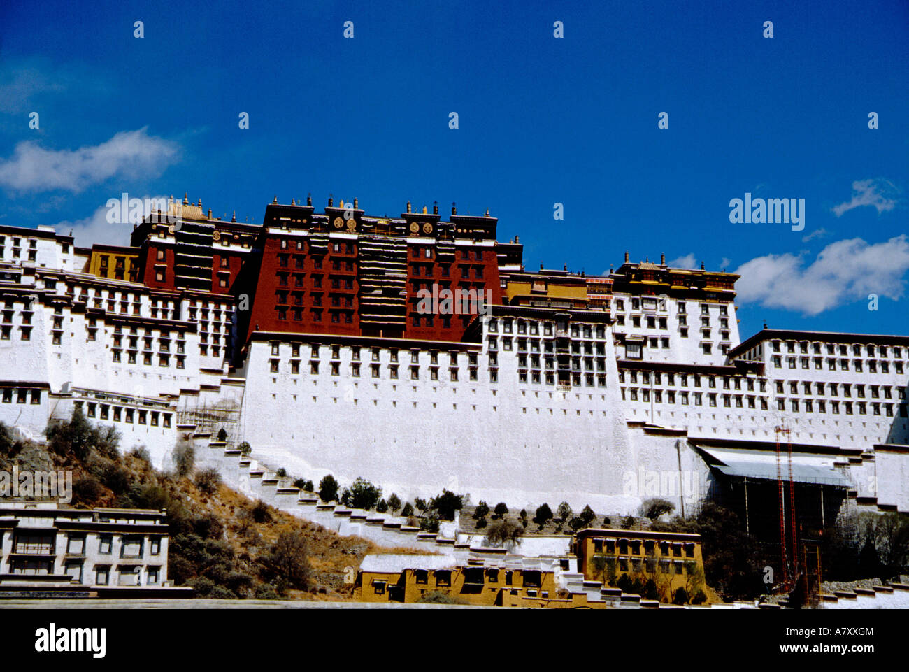 Asien, Tibet, Lhasa, Potala Palast aka Red. UNESCO World Heritage Site. Wohnhaus des Dalai Lama, ca. 17. Jahrhundert. Stockfoto
