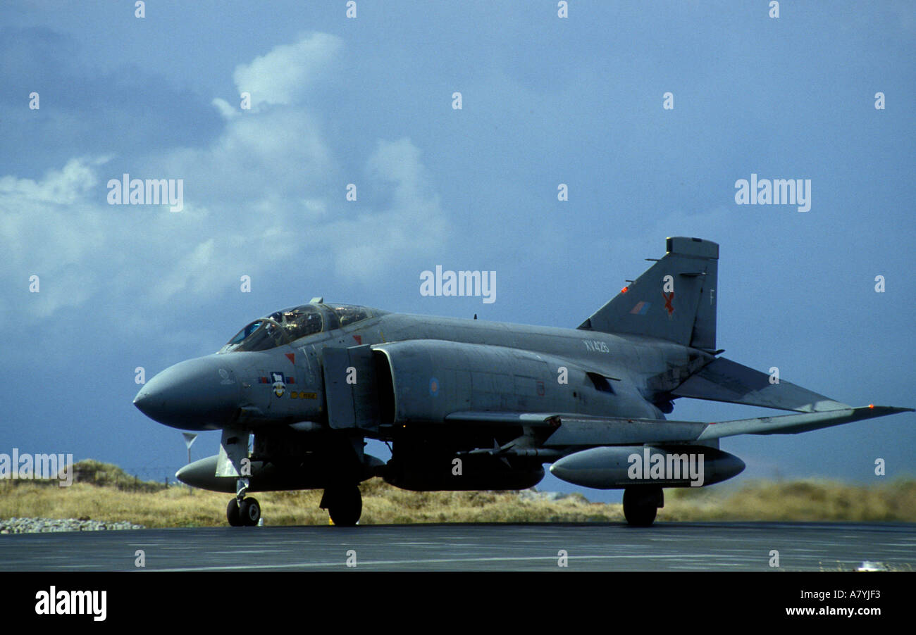 RAF F4 PHANTOM USA INTERCEPTOR JET STARTET VOM RAF-STANLEY, FALKLAND-INSELN, 1984 Stockfoto