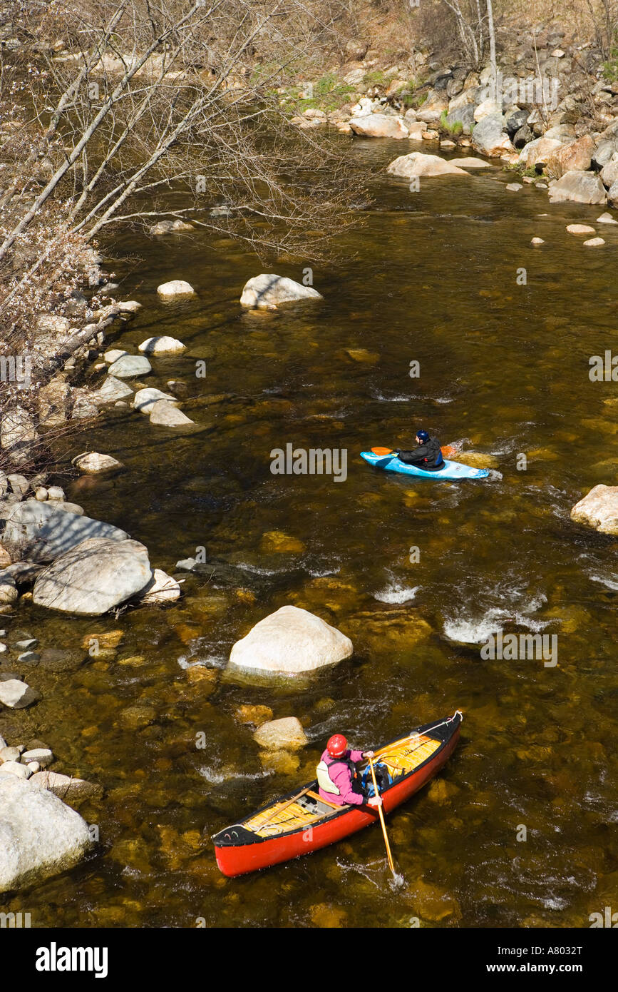 Kanu und Kajak fahren die Ashuelot River in Surry New Hampshire USA (MR) Stockfoto