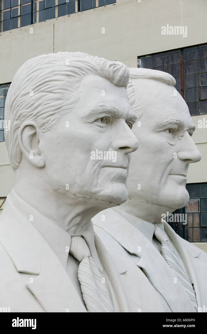 USA, TEXAS, Houston. Große US Präsidenten Kopf Skulpturen von Künstler David Adickes Präsidenten Ronald Reagan & Franklin D Stockfoto