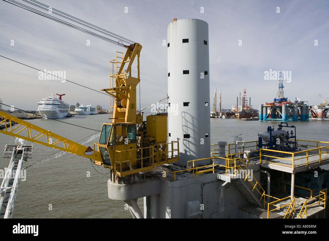 USA, TEXAS, Galveston: Ocean Star, Offshore-Drilling Rig & Museum / Galveston Kanal Stockfoto