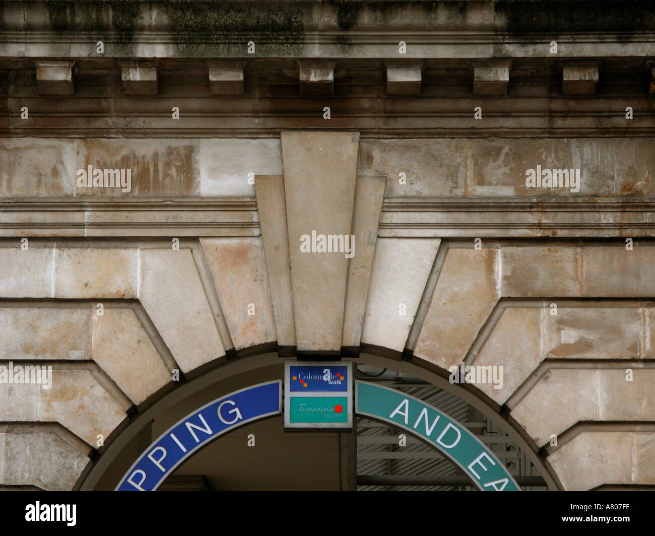 Keystone-Detail eines Bogens an der Kolonnade London Stockfoto