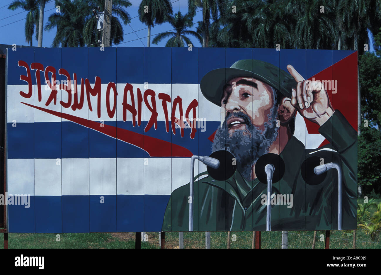 Kuba, Havanna, Viva la Revolucion, gibt es weniger Plakate priesen die Revolution Stockfoto
