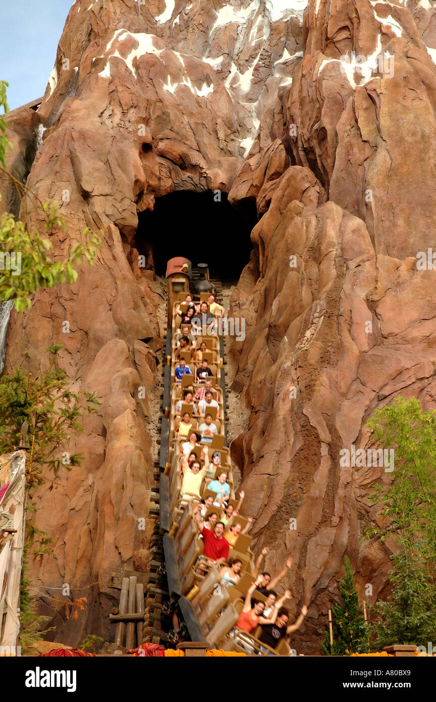 Walt Disney World Expedition Everest Berg-und Talfahrt Stockfoto