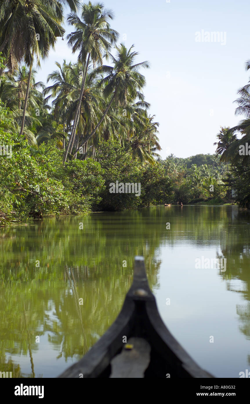 Kerala, Bootfahren entlang Rückstau Stockfoto