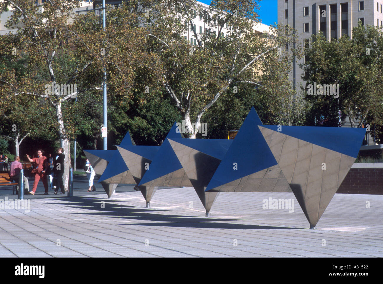 Gepflasterte Eingang Festival Center King William Road Adelaide south australia zeigt Star Skulpturen nach Adelaide Stockfoto
