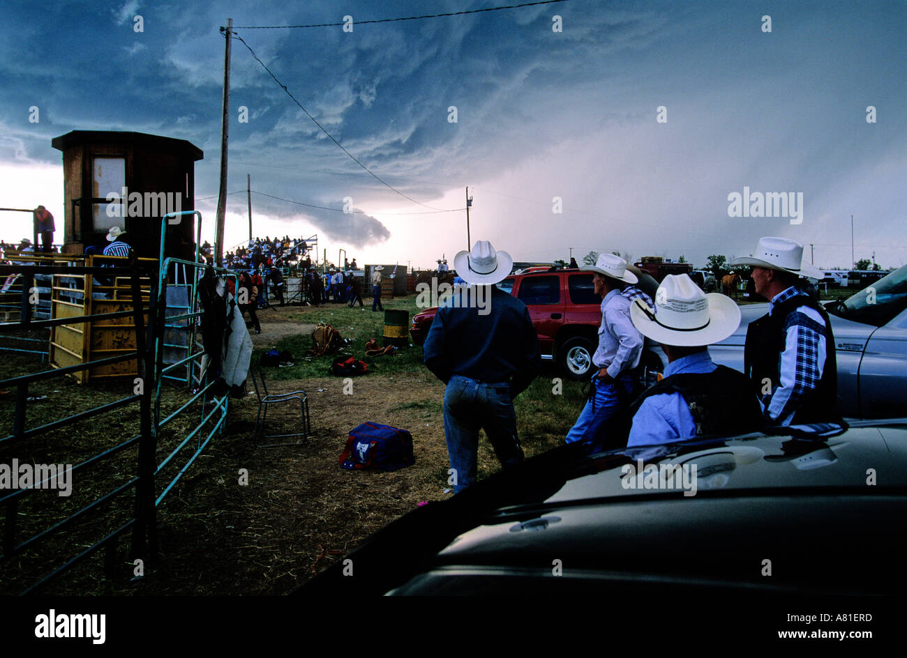 Kanada, Saskatchewan, Badlands, Hagelsturm in einem Land-Rodeo in Shaunavon Stockfoto