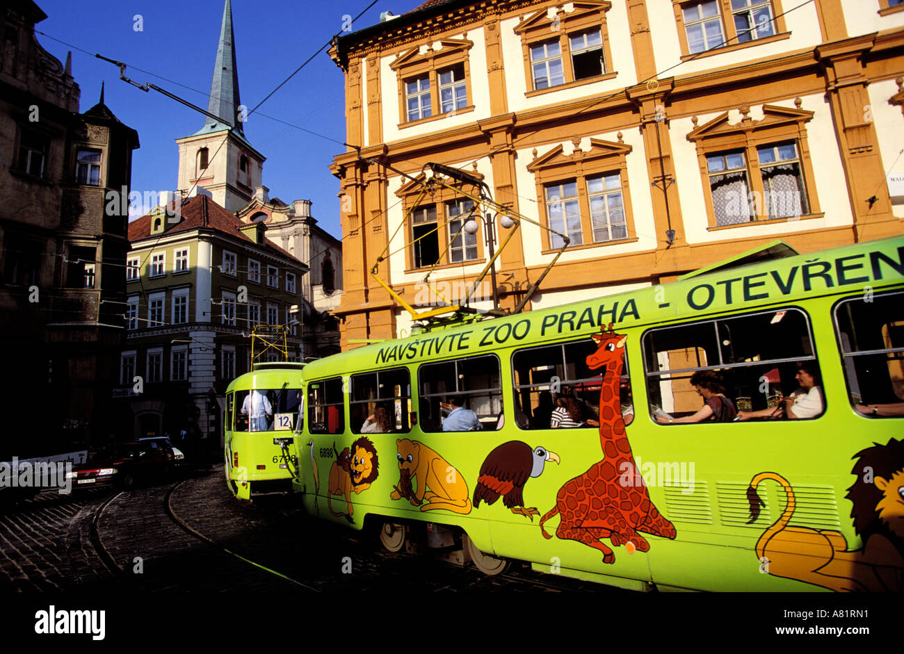 Tschechien, Prag, malte Straßenbahnen Stockfoto