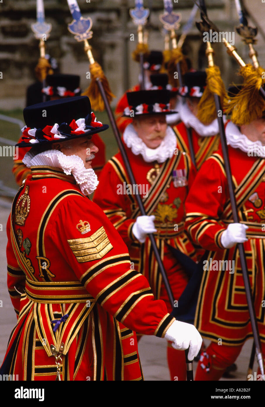 Beefeaters im Tower of London England Stockfoto
