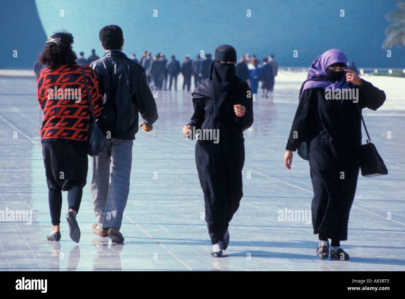 Menschen besuchen das Denkmal für den Iran/Irak tot Denkmal Bagdad-Irak-Nahost Stockfoto