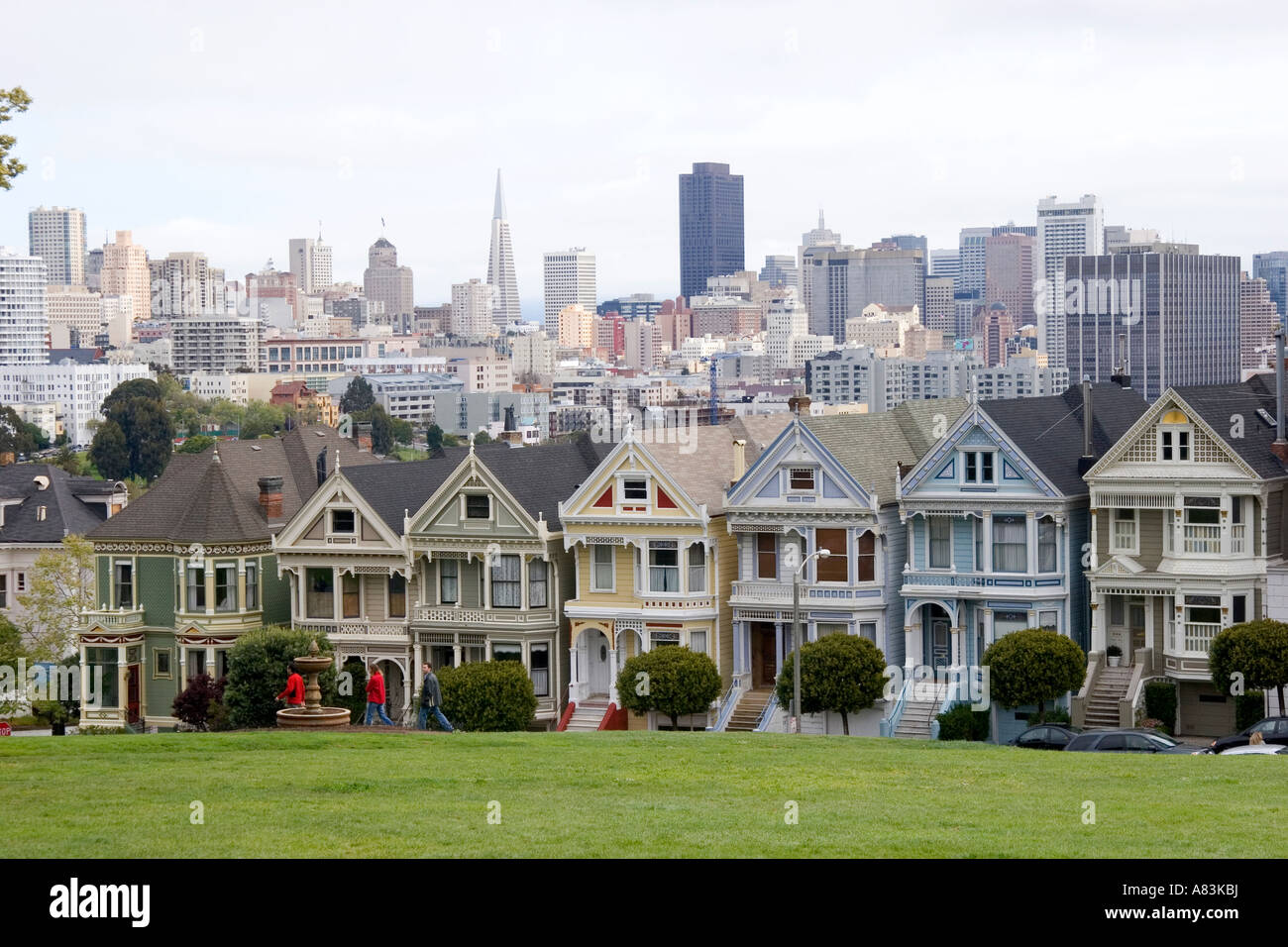 Viktorianische Gehäuse in der Nähe von Alamo Park in San Francisco Kalifornien Stockfoto