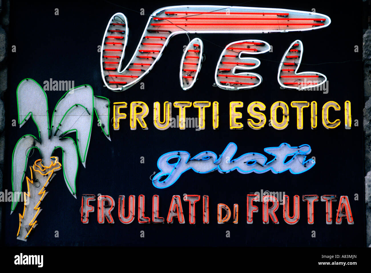 Eine Frucht bar Leuchtreklame in Italien Stockfoto