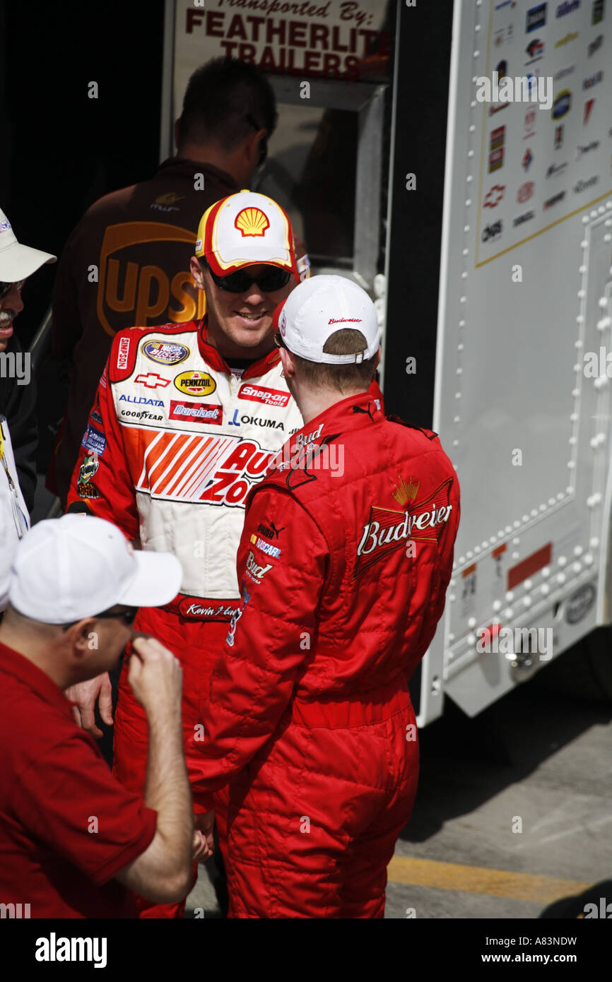 Kevin Harvick und Dale Earnhardt Jr. bei einem NASCAR-Rennen auf dem Las Vegas Motor Speedway Las Vegas Nevada Stockfoto