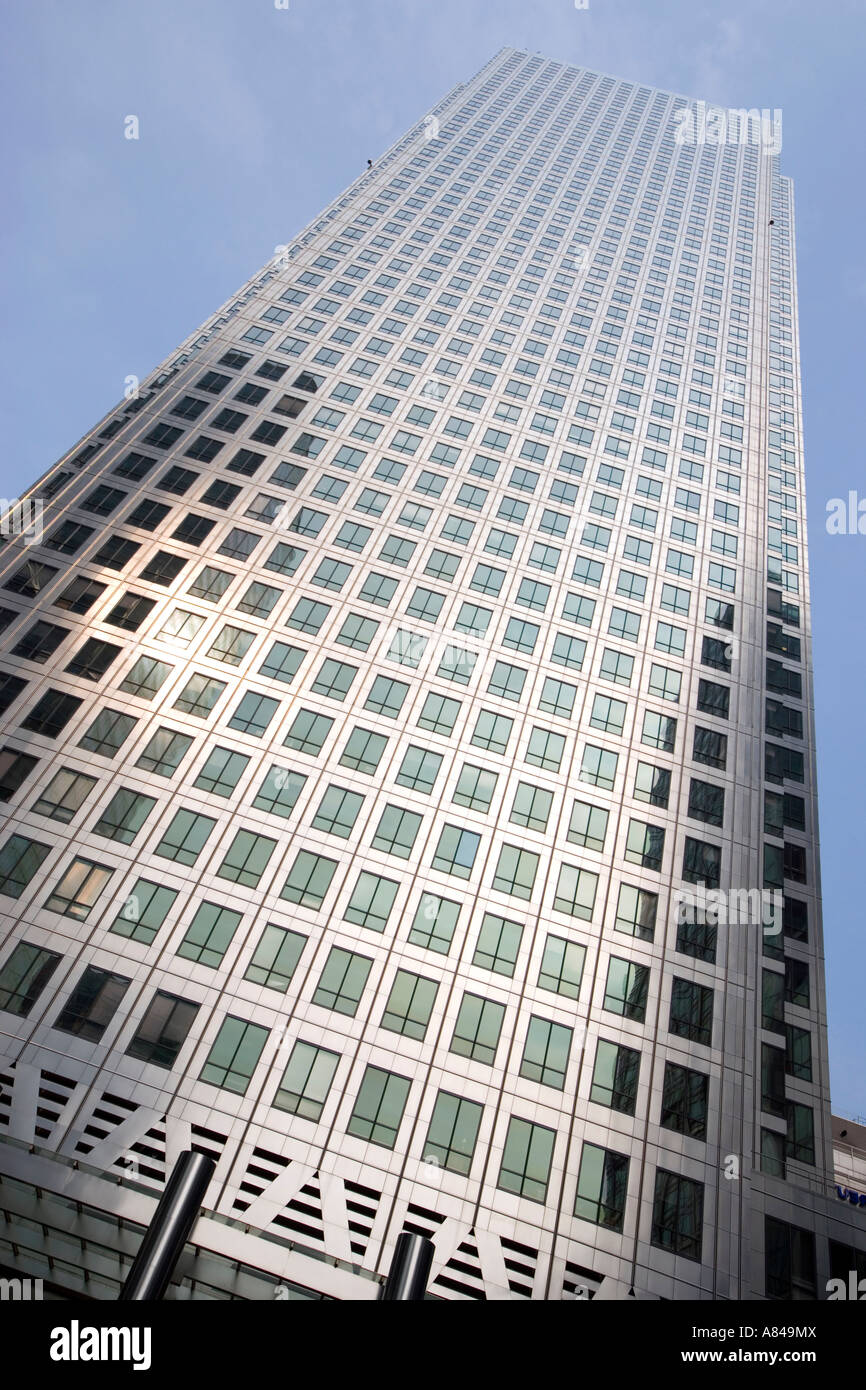 Blickte zu Canary Wharf Tower, London, England, UK Stockfoto
