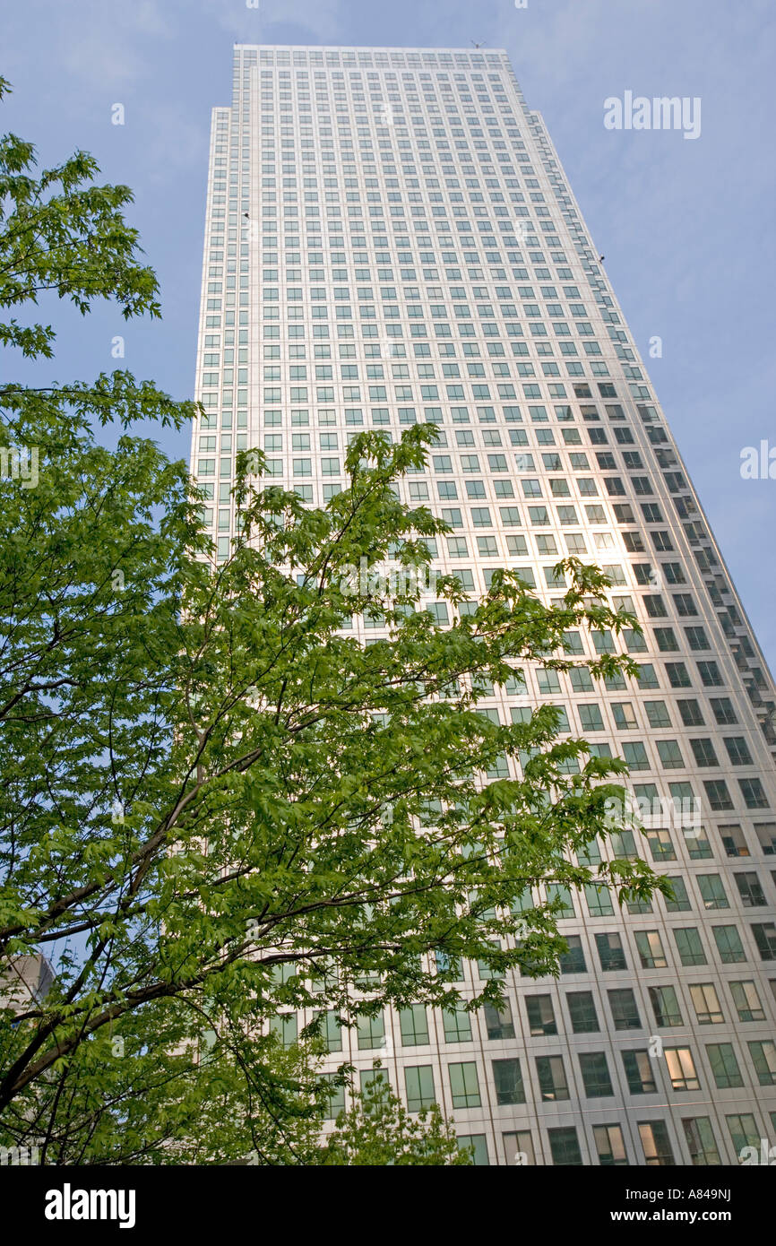 Blickte zu Canary Wharf Tower, London, England, UK Stockfoto