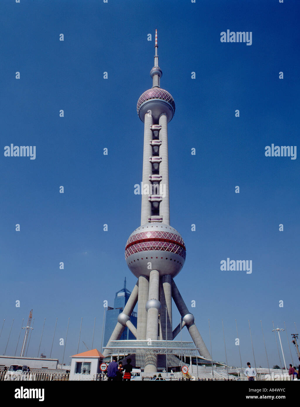 China. Shanghai. Der Oriental Pearl TV Tower. Stockfoto