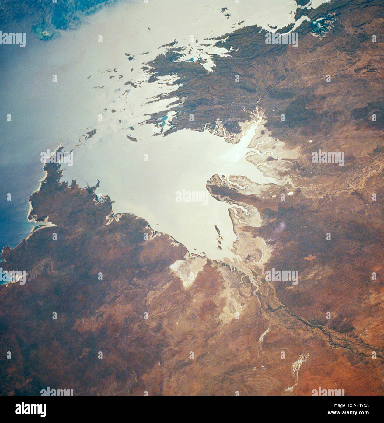 Western Australia. Orbital Satelliten Ansicht des Fitzroy River Estuary. Stockfoto