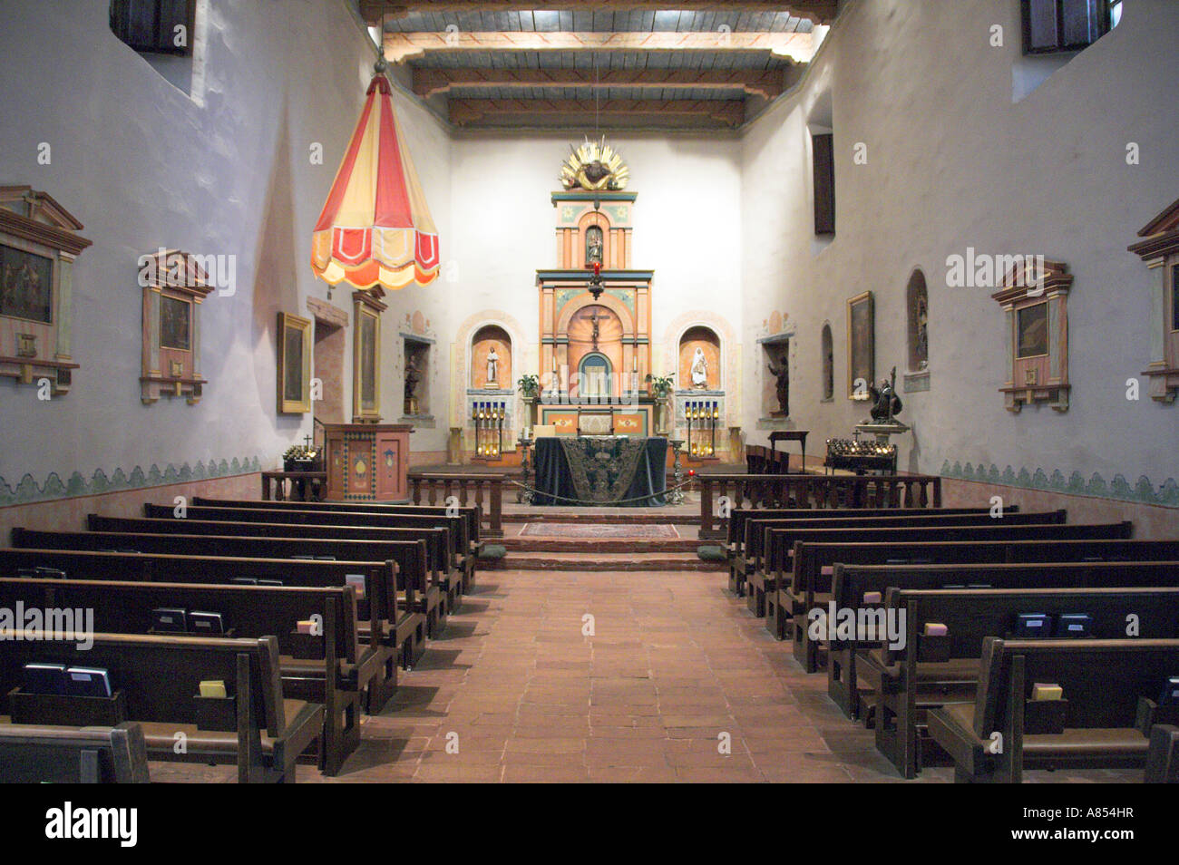 Blick auf die inneren Kapelle an der Mission Basilica San Diego de Alcala in der Nähe von San Diego Kalifornien USA Stockfoto