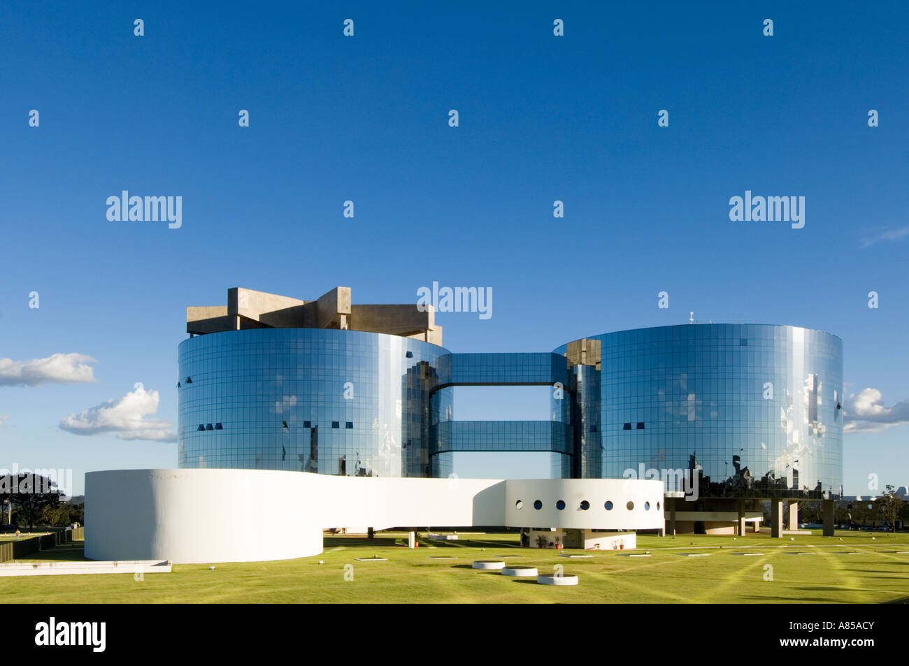 Von Oscar Niemeyer entworfen und gebaut 2002 ist das neue Hauptquartier von General Büro des Attorney General der Republik. Stockfoto