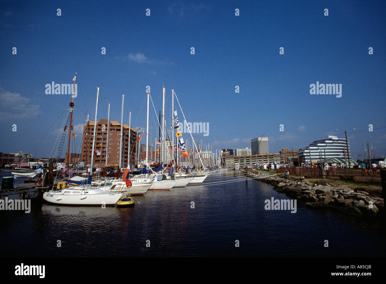 VA-Norfolk Segelboote am Hafenfest Stockfoto