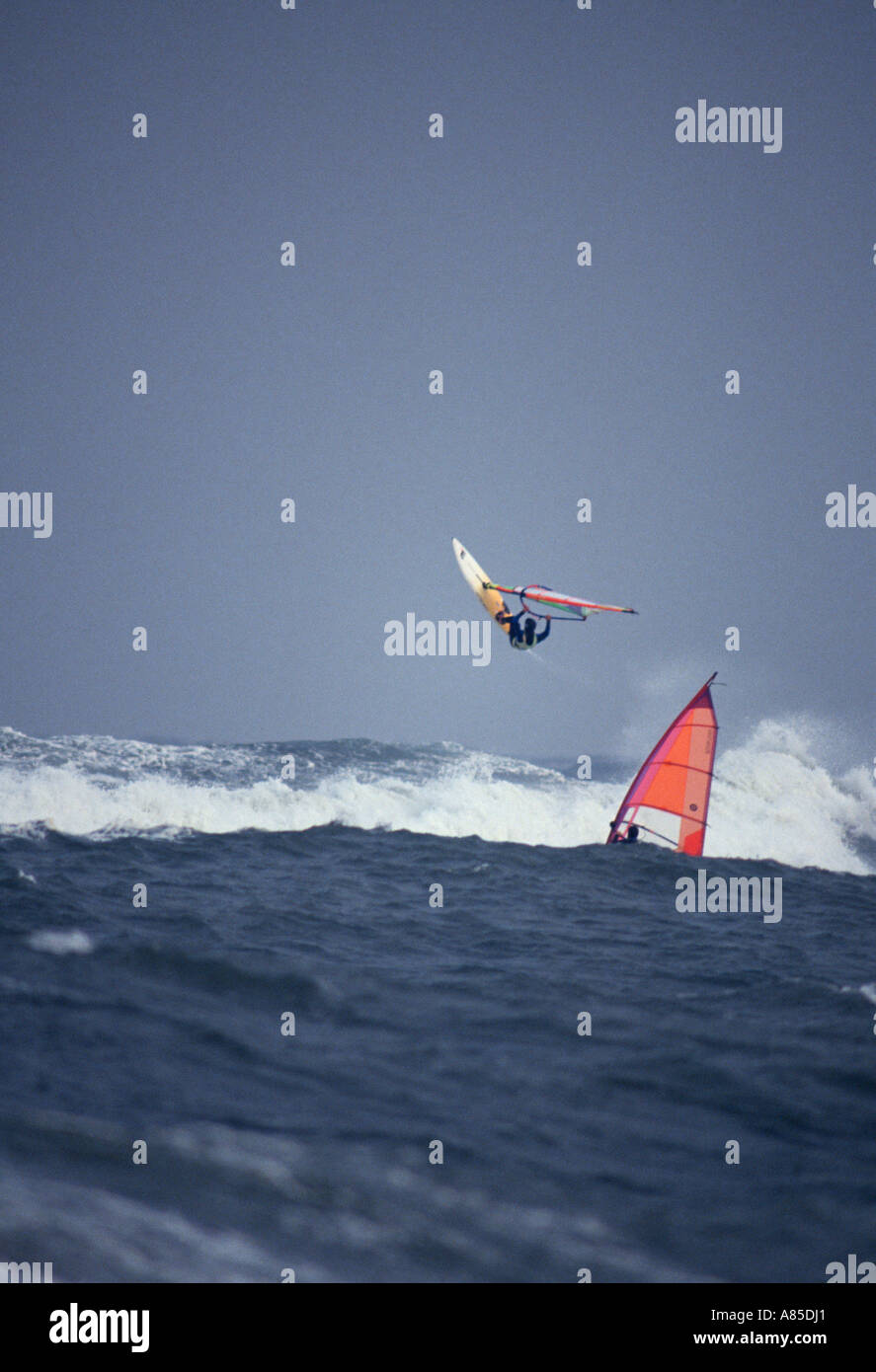 NC-Avon Ego Strand Boardsailor fliegt 1. Tag des Sturms Stockfoto