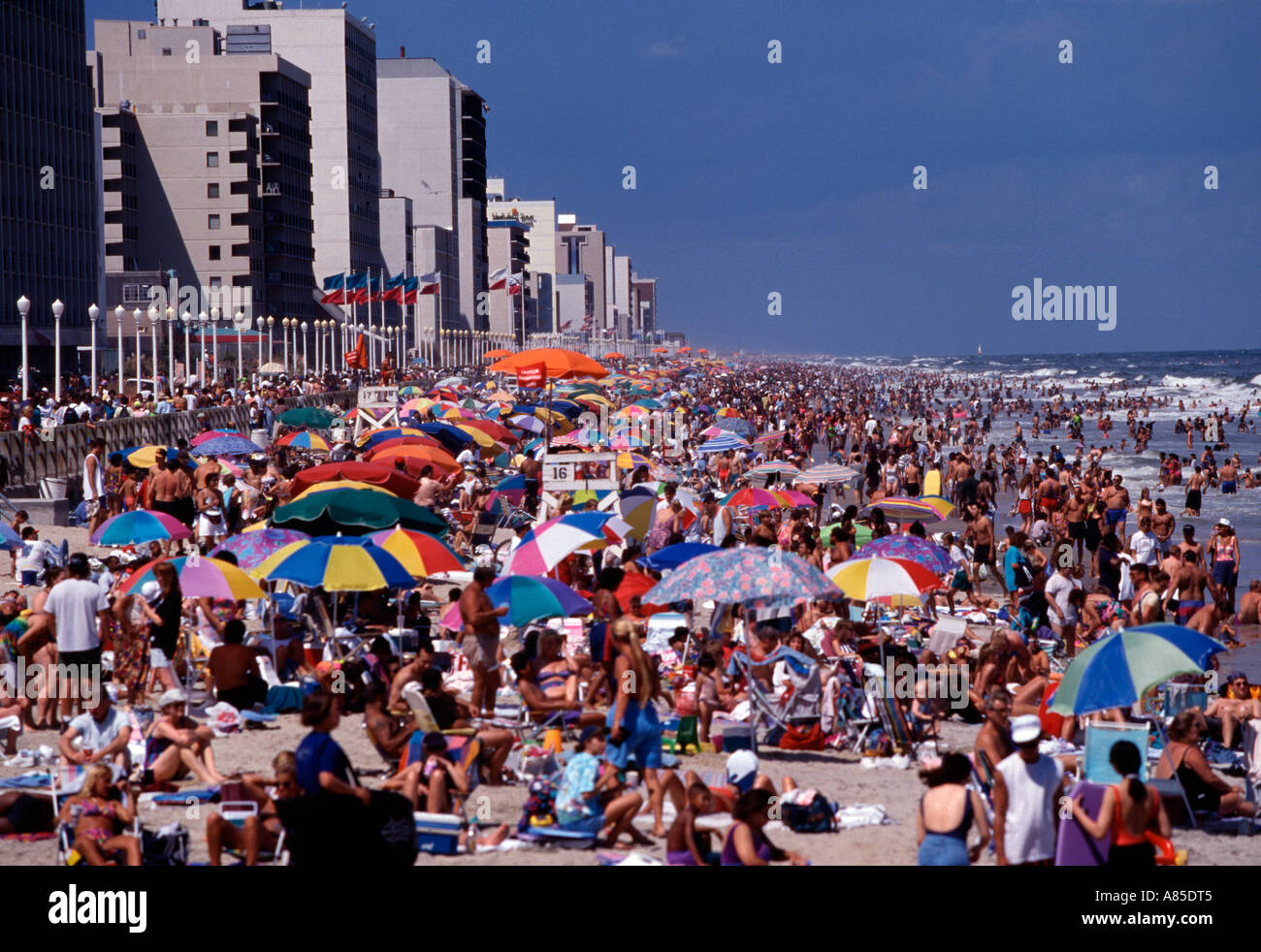 VA Virginia Beach Andrang am Meer Urlaub Wochenendtag H Stockfoto