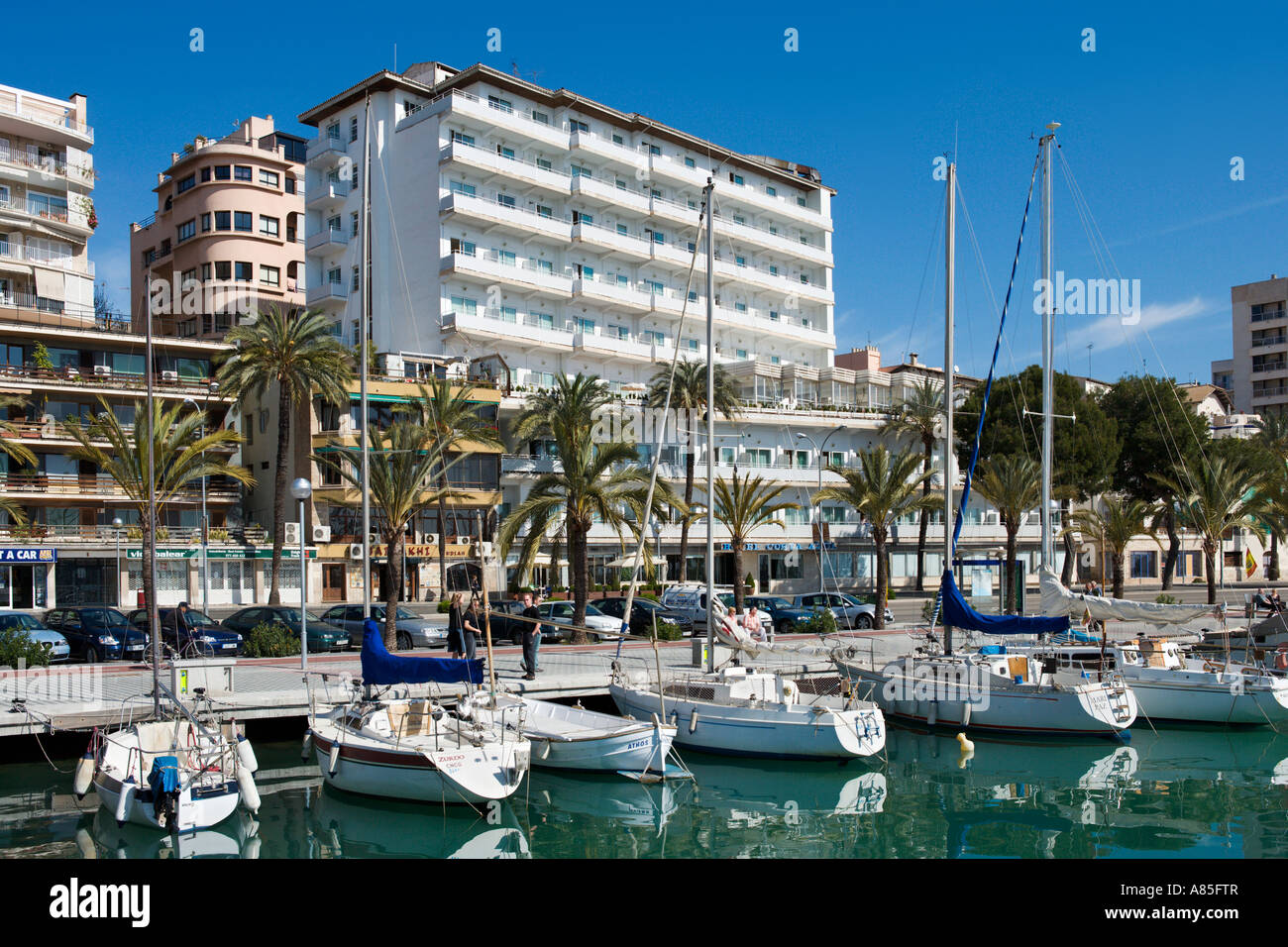 Blick von der Marina in Richtung Hotel Costa Azul, Palma, Mallorca, Spanien Stockfoto
