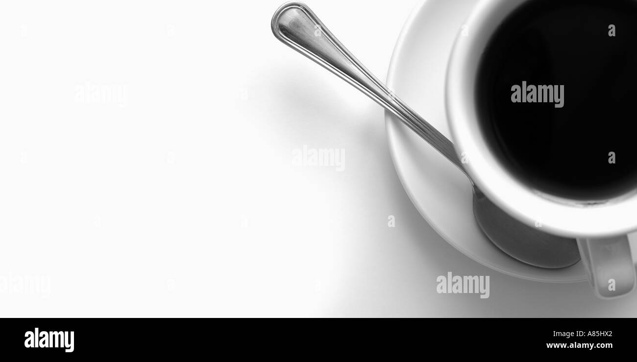 Auszug aus einer Tasse schwarzen Kaffee Stockfoto