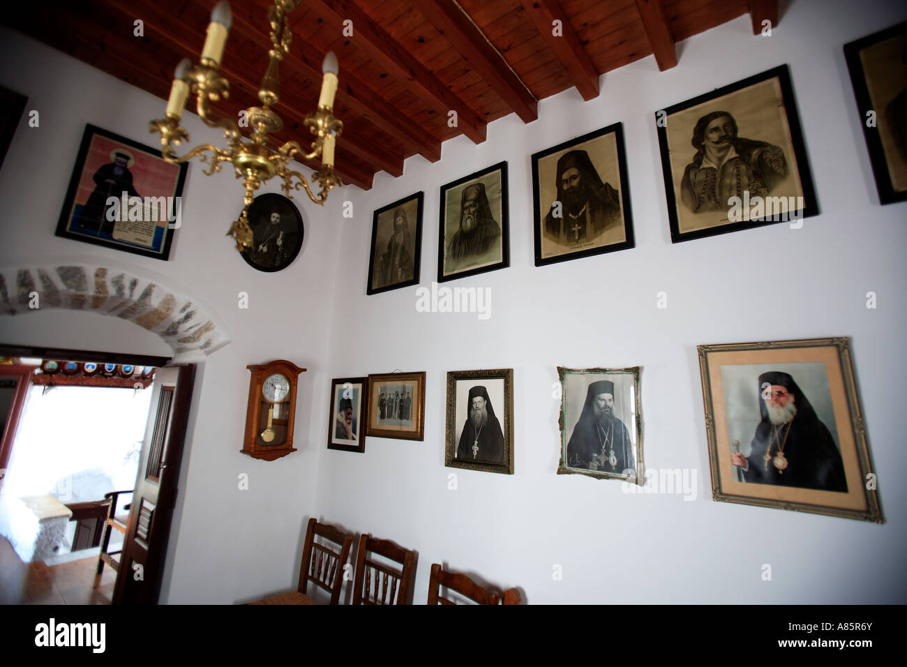 GRIECHENLAND-KYKLADENINSEL AMORGOS DAS HEILIGE KLOSTER PANAGIA CHOZOVIOTISSA Stockfoto