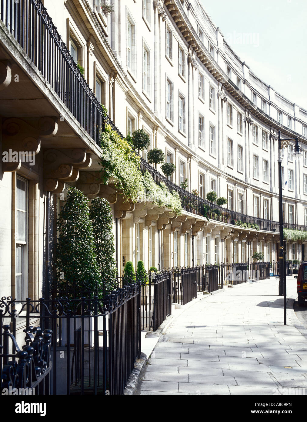 Eine Abbildung von teuren exklusiven Oberschicht Straße von Eigentum in West London, Großbritannien Stockfoto