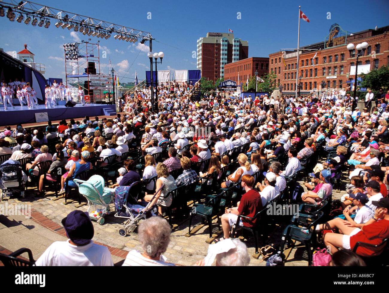 Publikum beim Festival von Sea Saint John NB Stockfoto