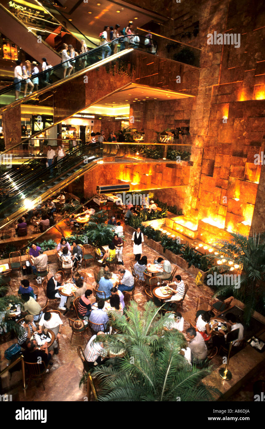 Trump Tower auf 5th Avenue New York City Manhattan Food-Court New York City Manhattan Restaurant Shopping Mall Stockfoto