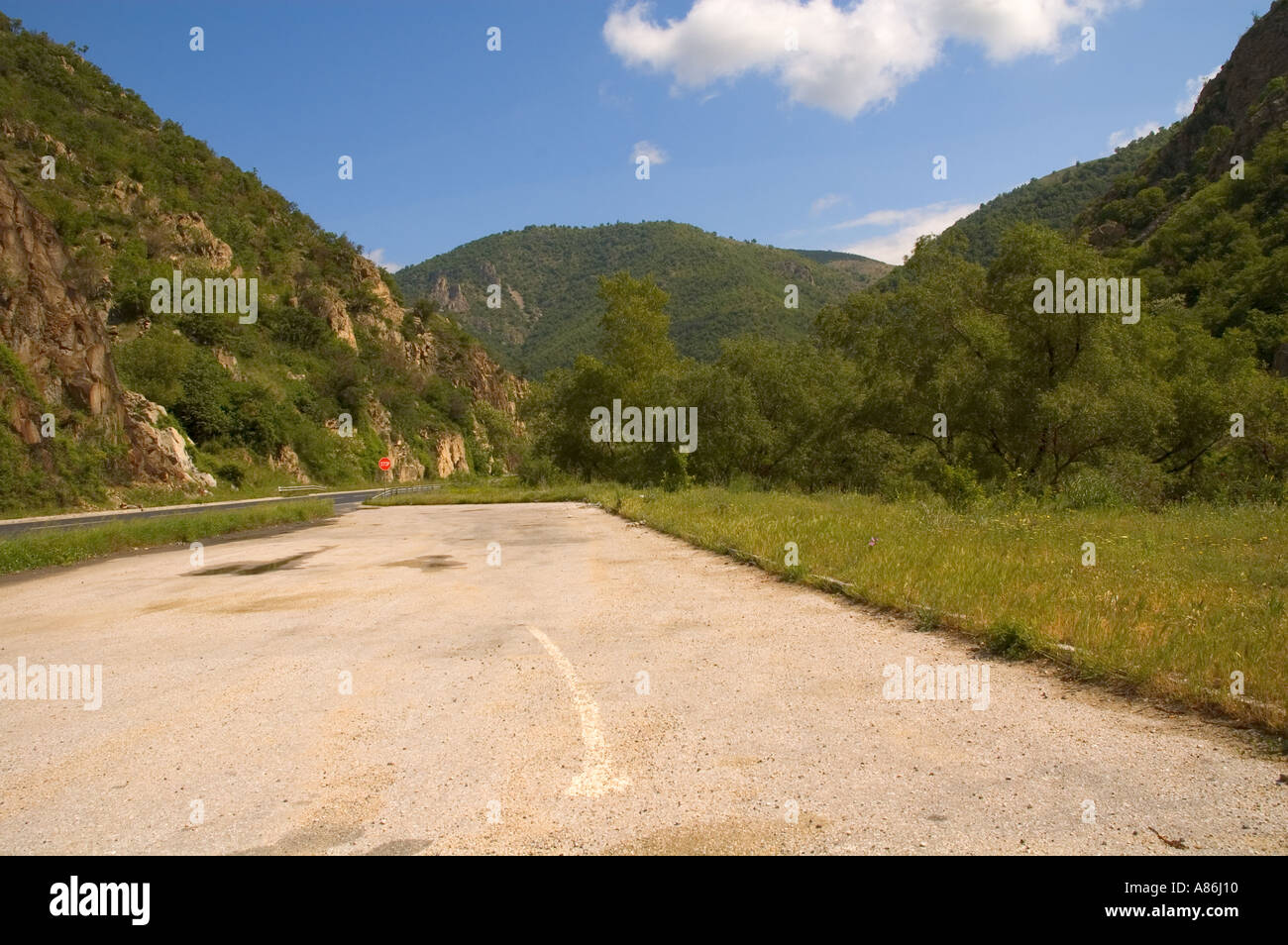 Die offene leeren Straßen des Rila National Park in Bulgarien Stockfoto