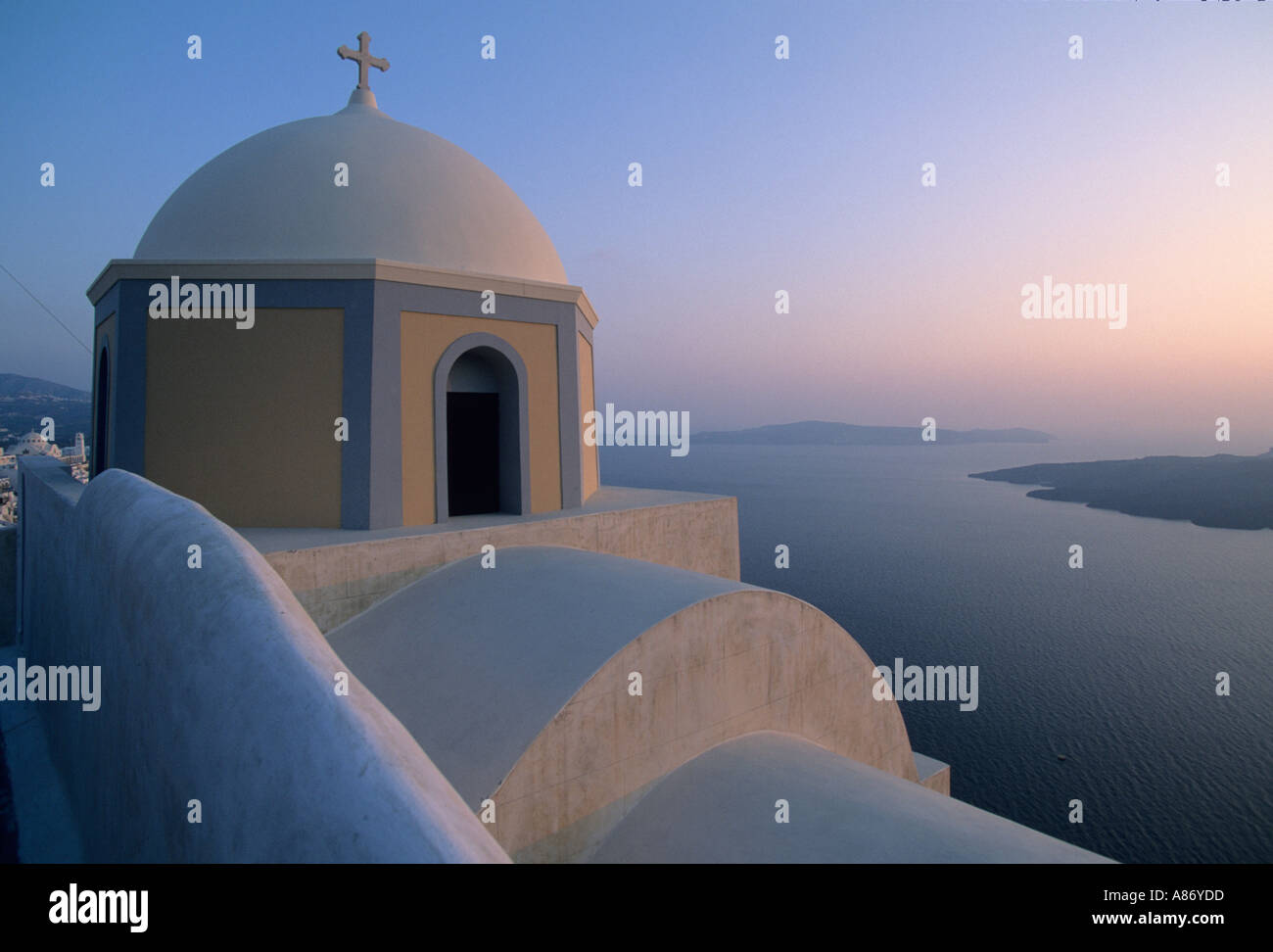Griechenland SANTORINI Insel Cyclades Ägäis orthodoxe Kirche Thira Stockfoto