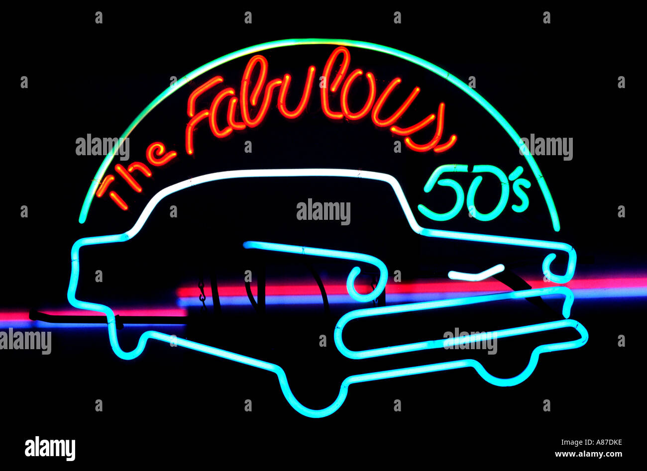 Auto der Fabulous 50 s Route 66 Neon Light bar Kneipe Bistro Diner Essen Essen im restaurant Stockfoto