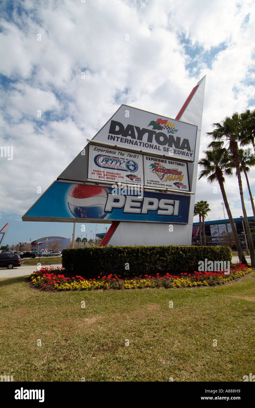 Daytona International Speedway Und Heimat Der Beim Daytona 500 Nascar Automovil Autos Rennen In Daytona Beach Florida Fl Stockfotografie Alamy